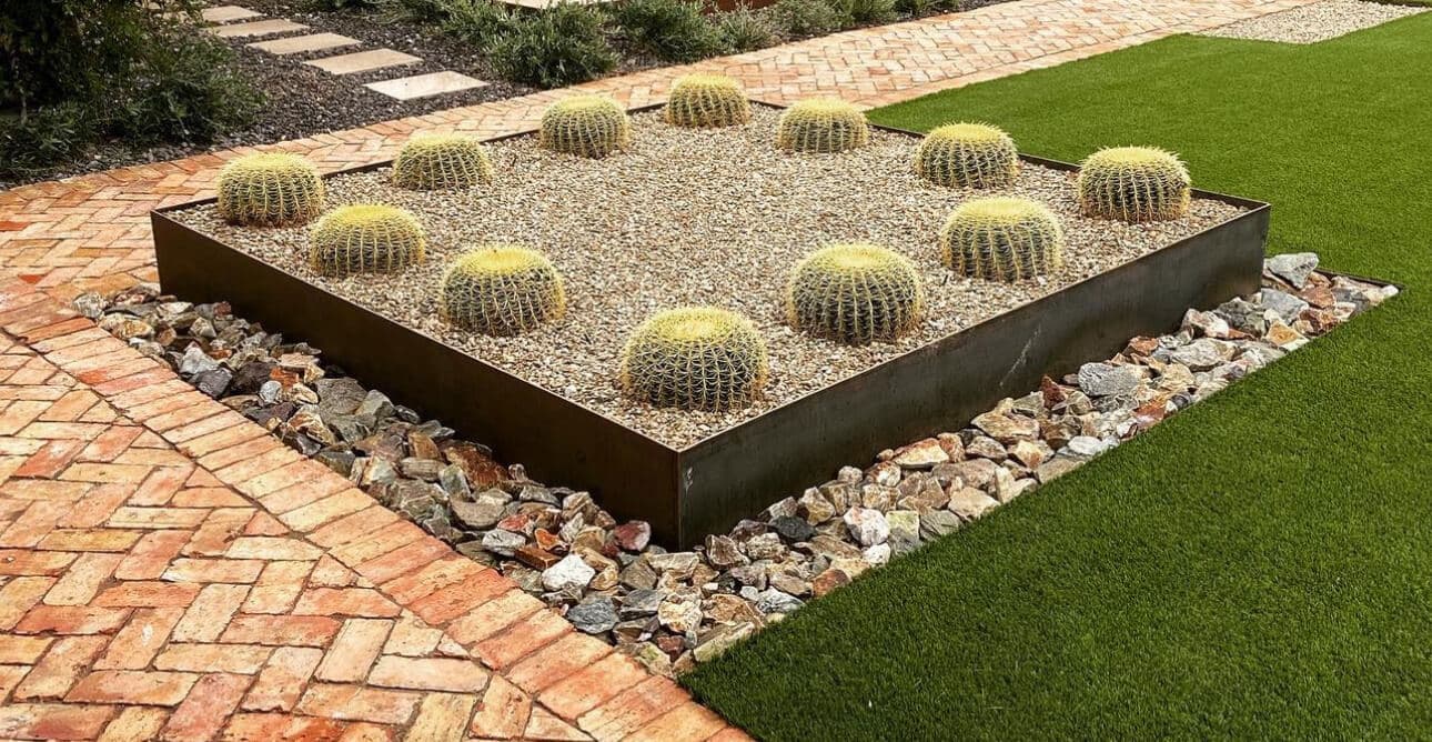 Border & Planter 10