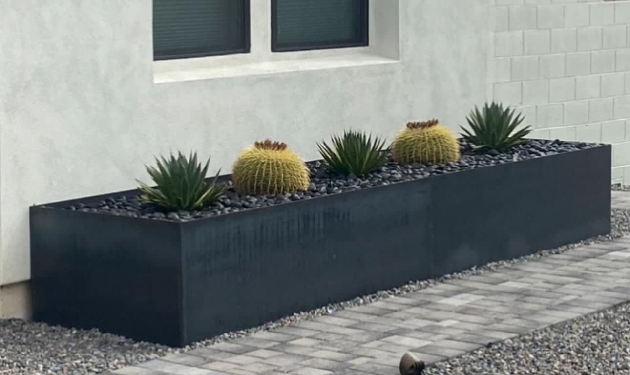 Border & Planter 11
