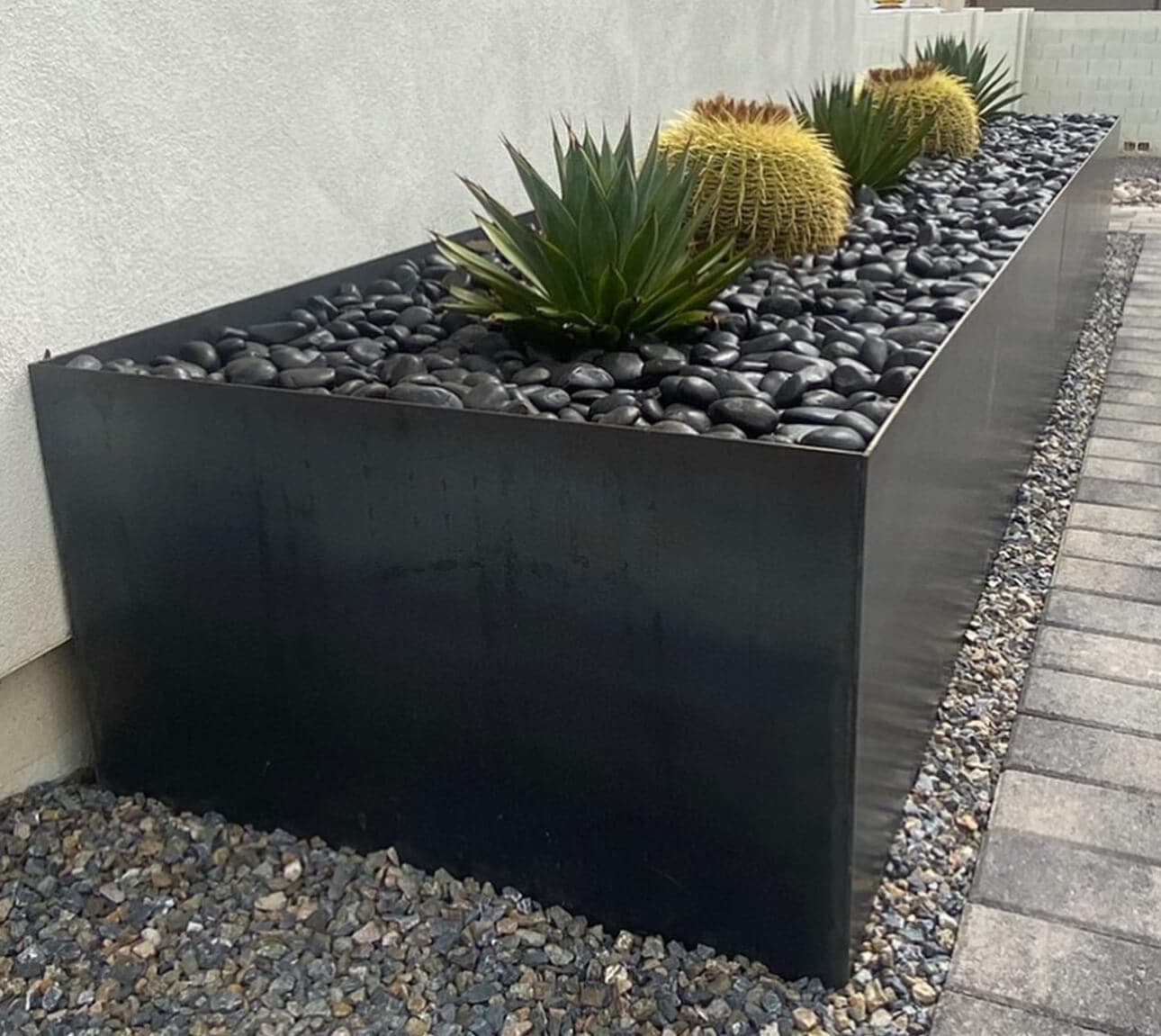 Border & Planter 12