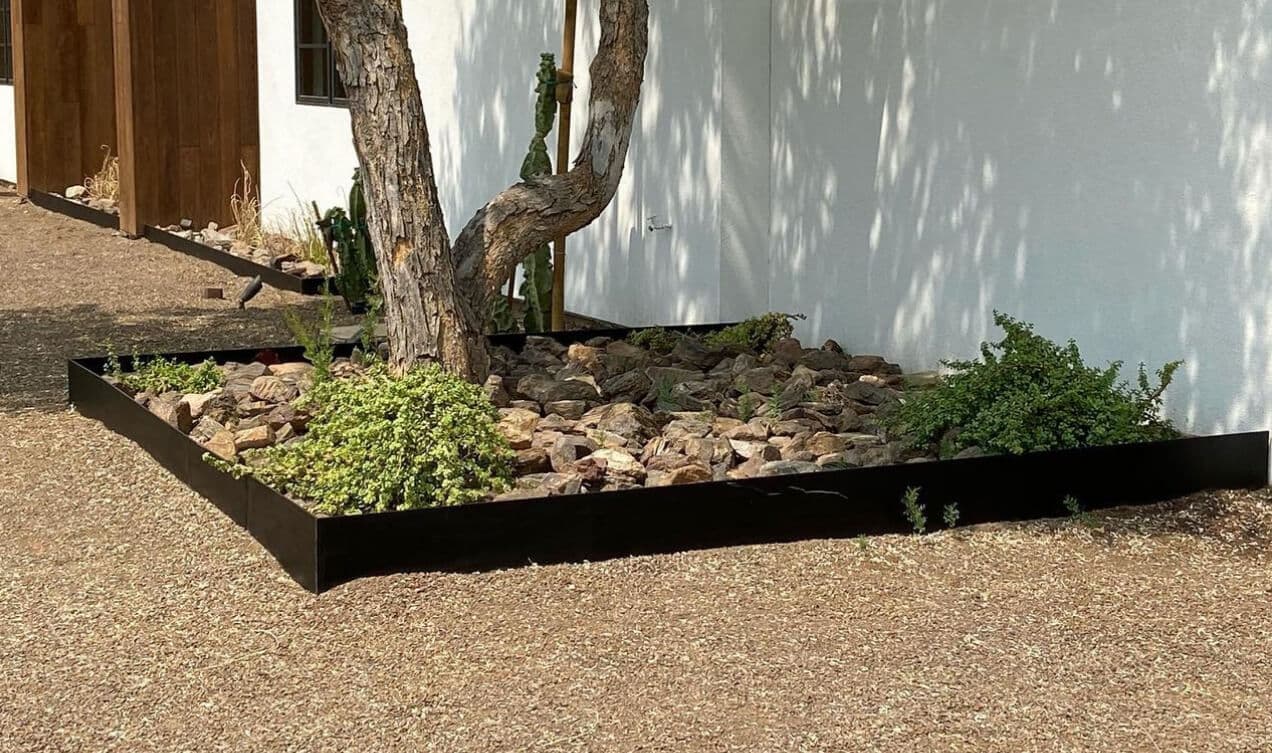 Border & Planter 17