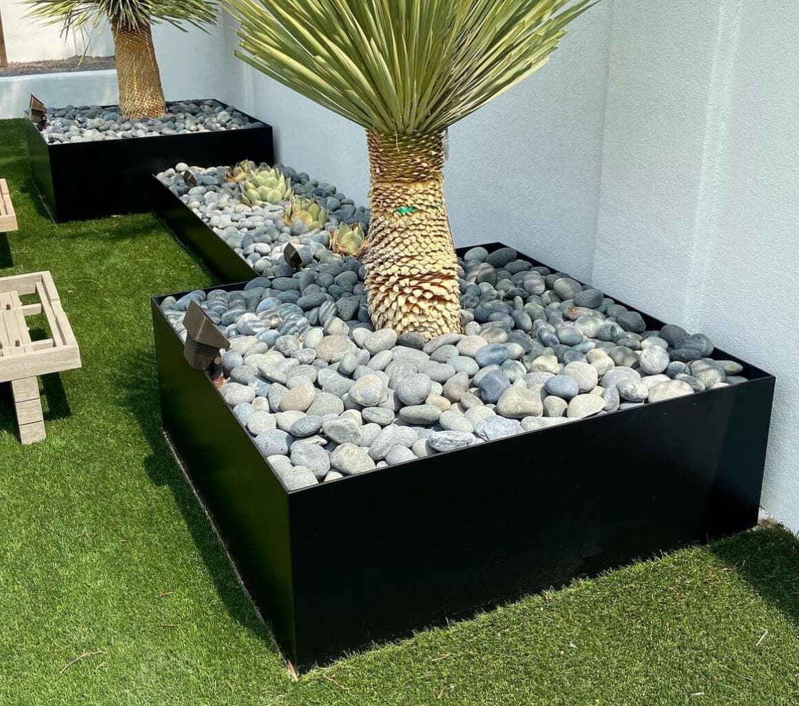 Border & Planter 20