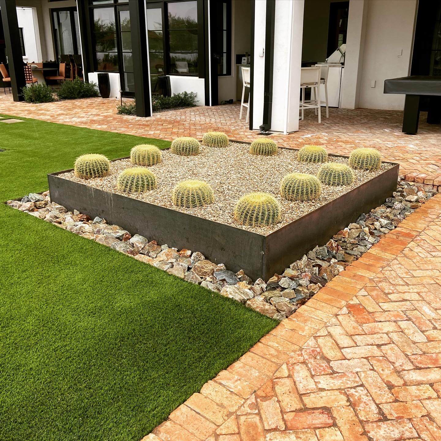 Border & Planter 5