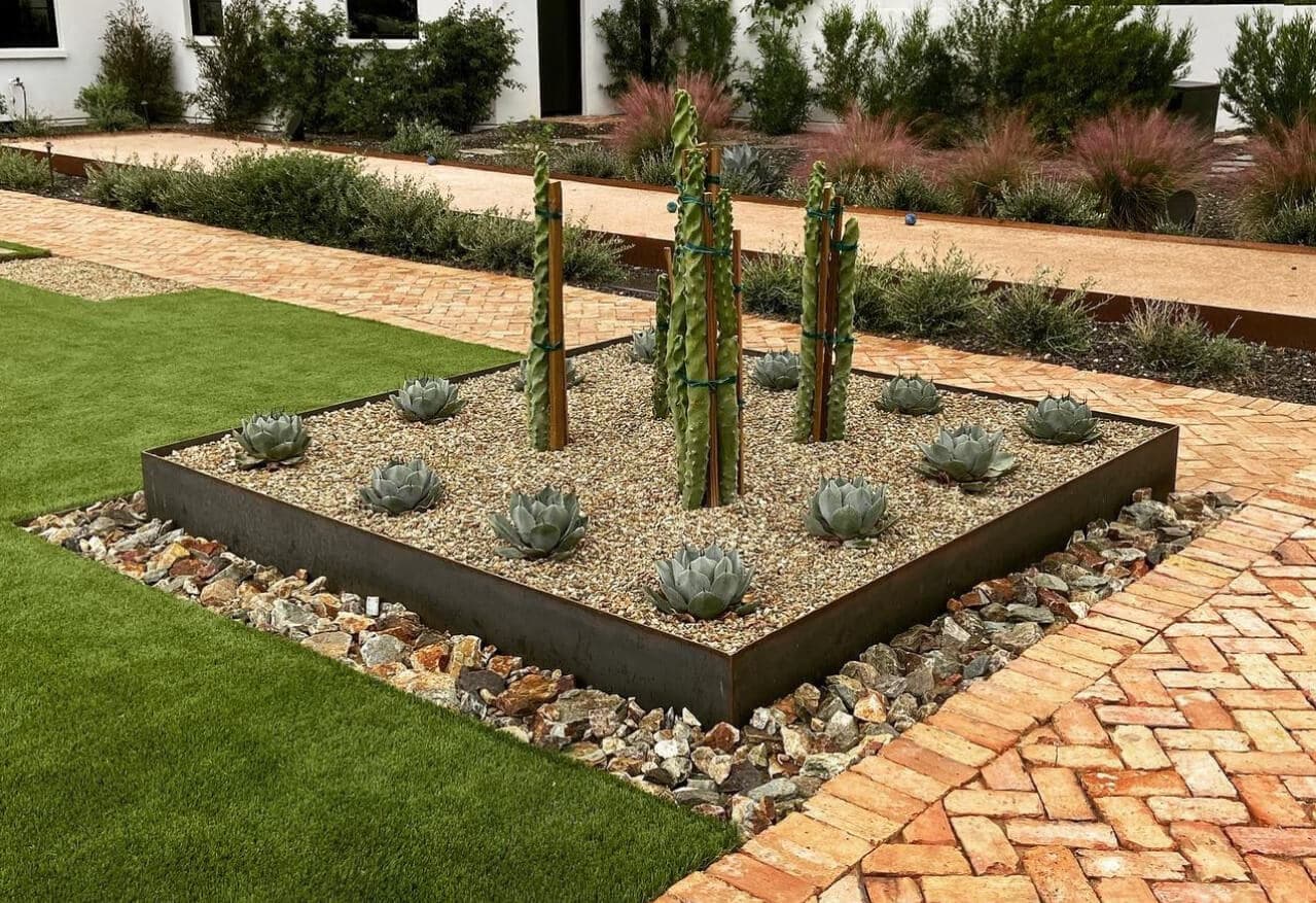 Border & Planter 9