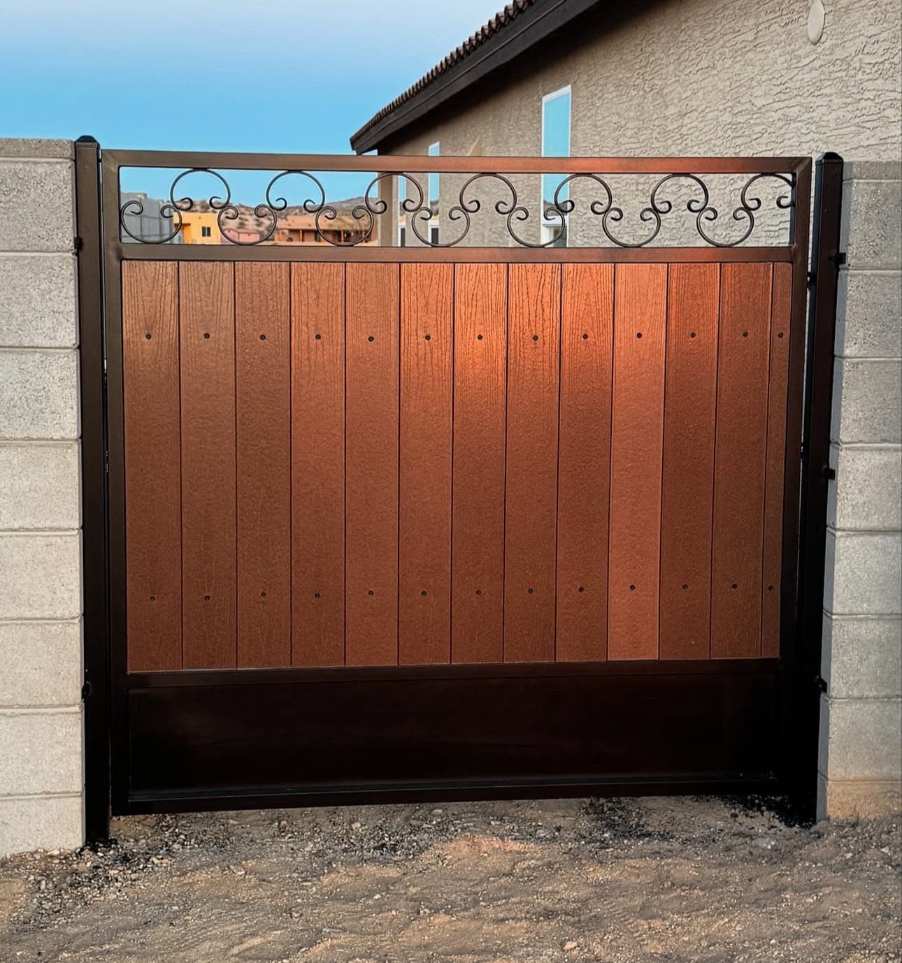 Custom Gate 18