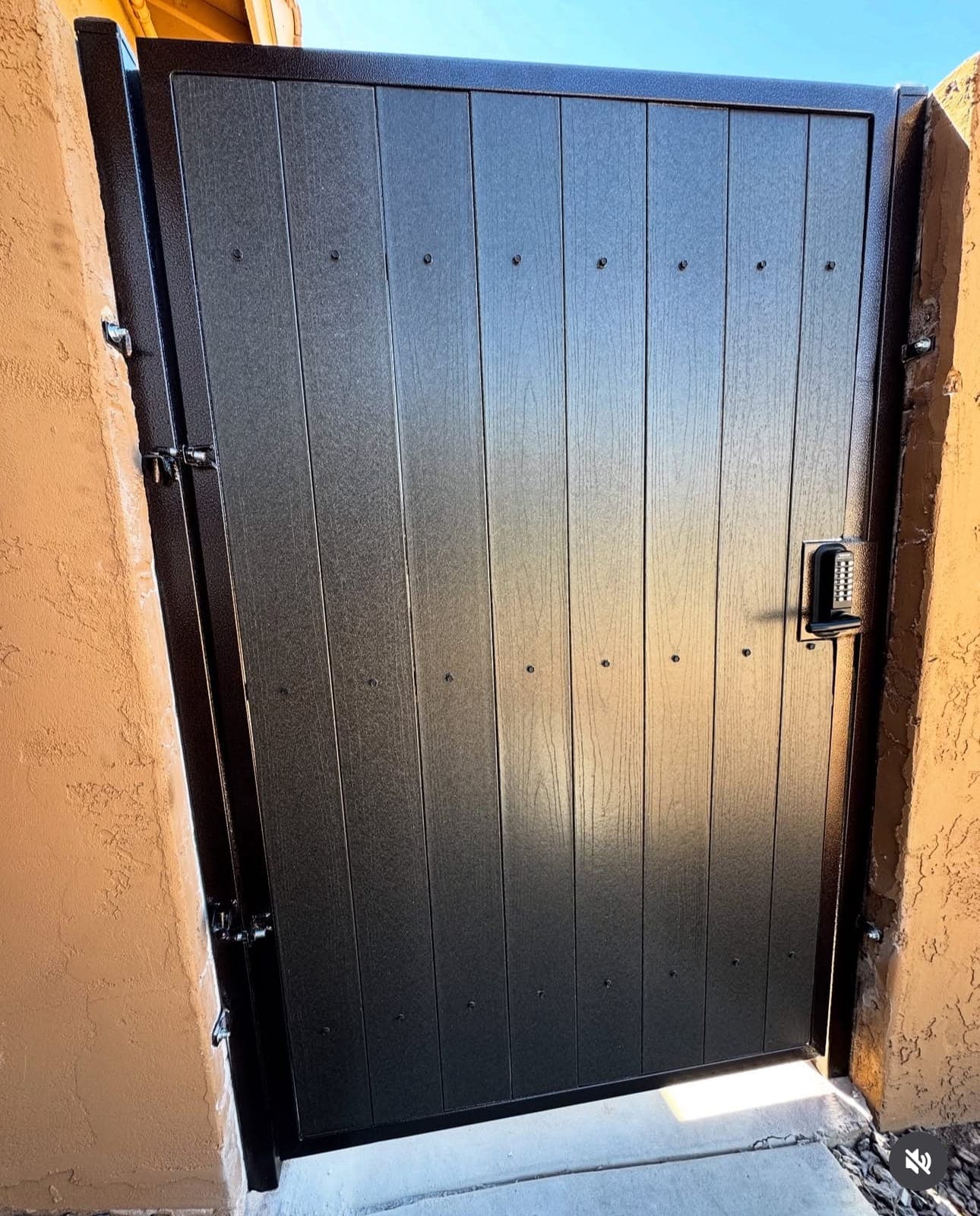 Custom Gate 20