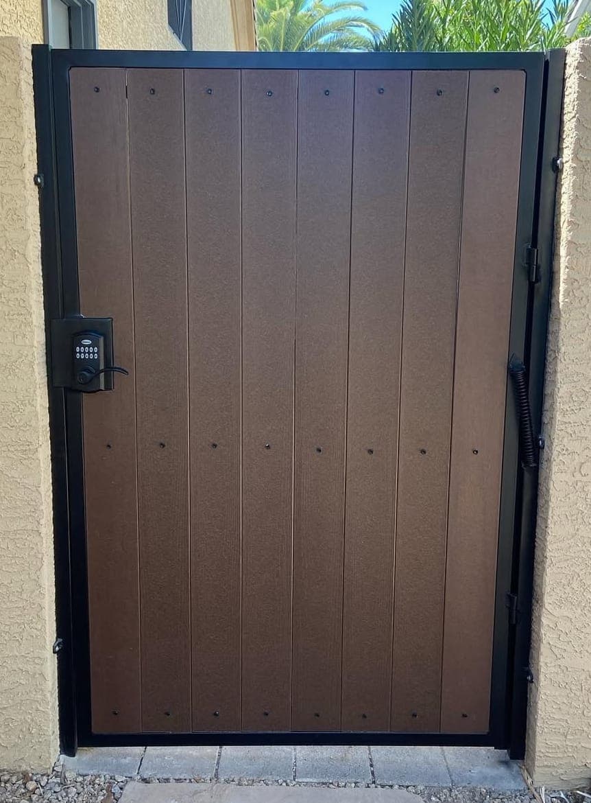 Custom Gate 23