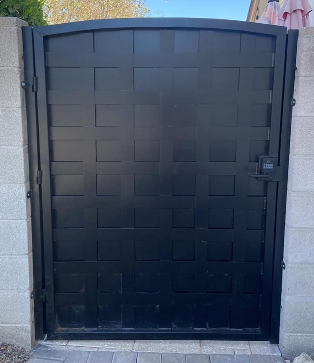 Custom Gate 24