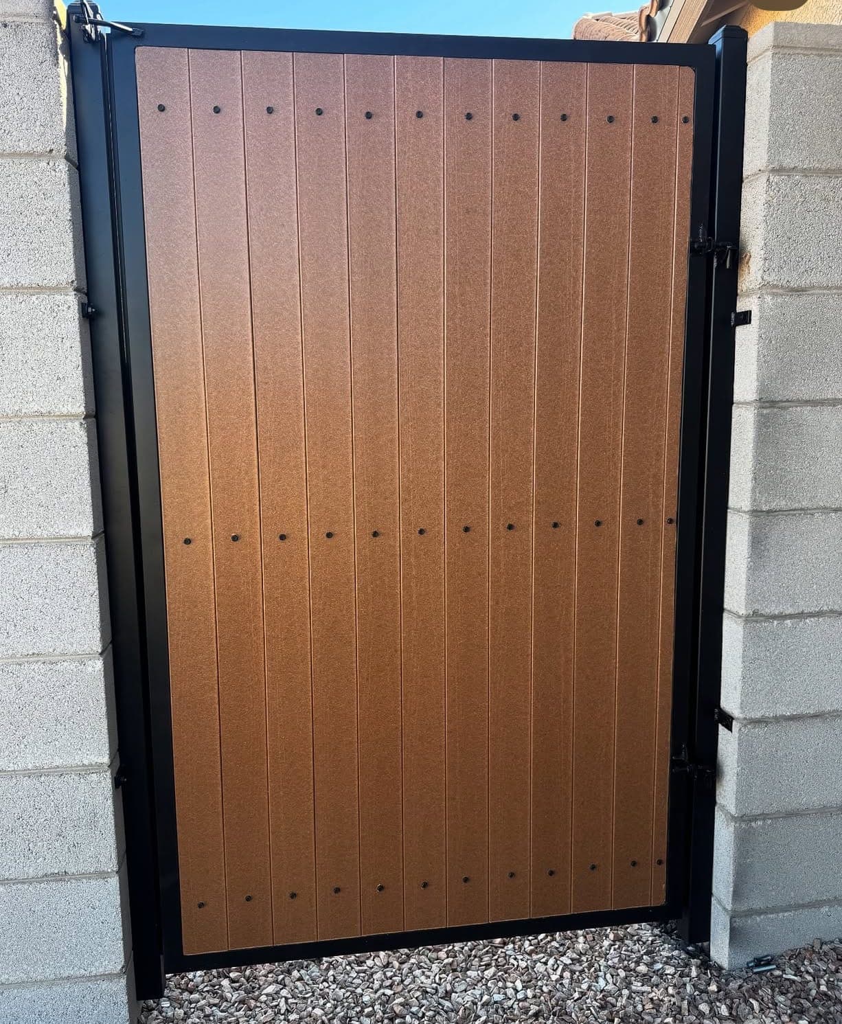 Custom Gate 25