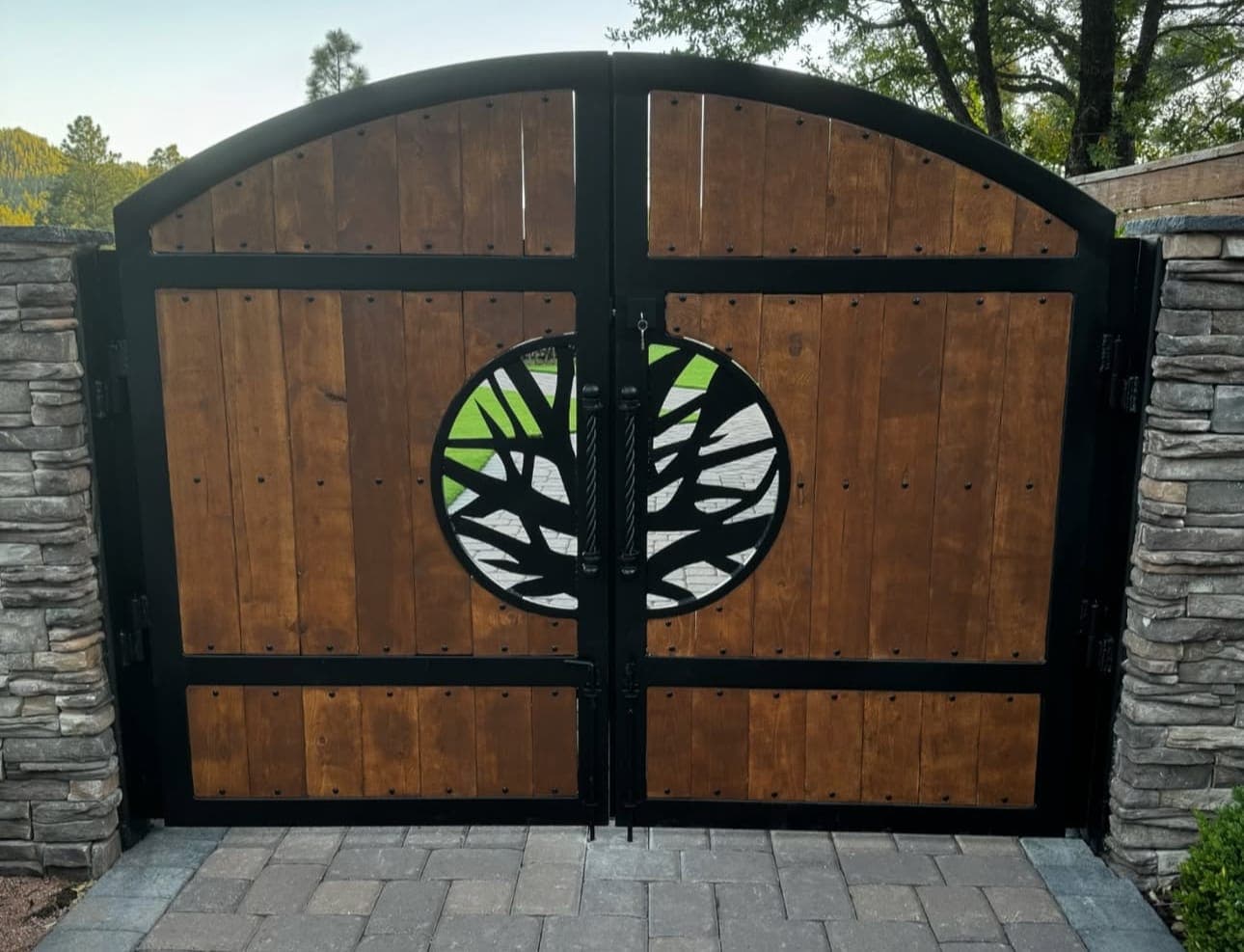 Custom Gate 27