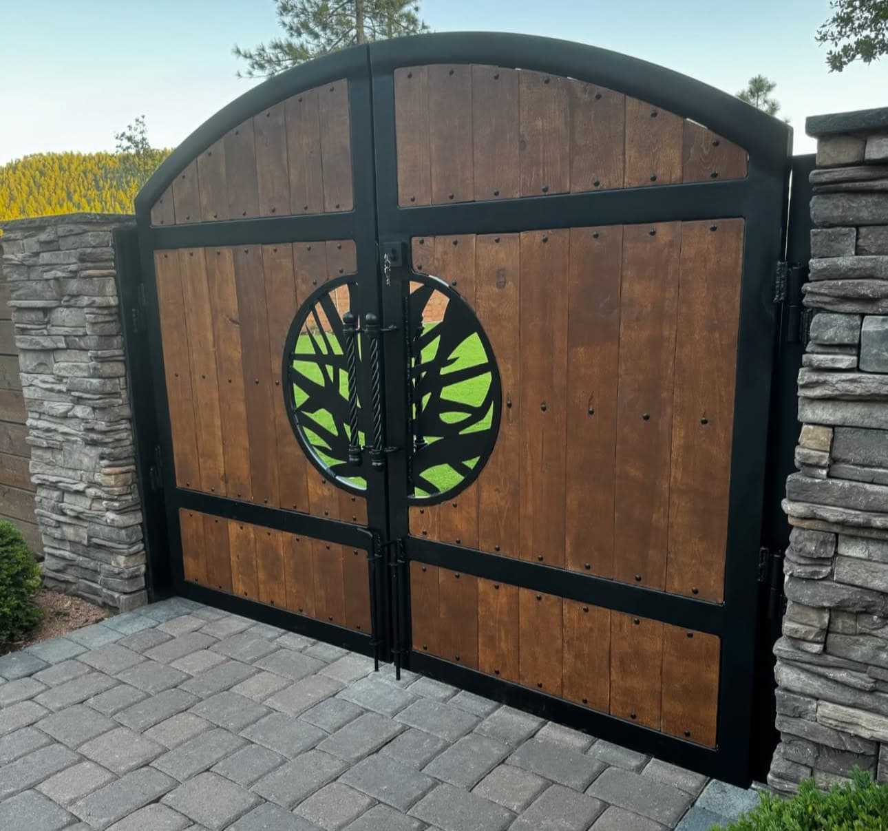 Custom Gate 28
