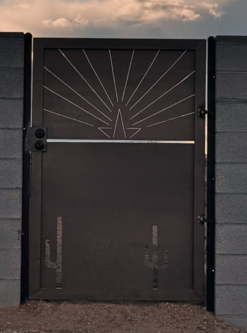 Custom Gate 33