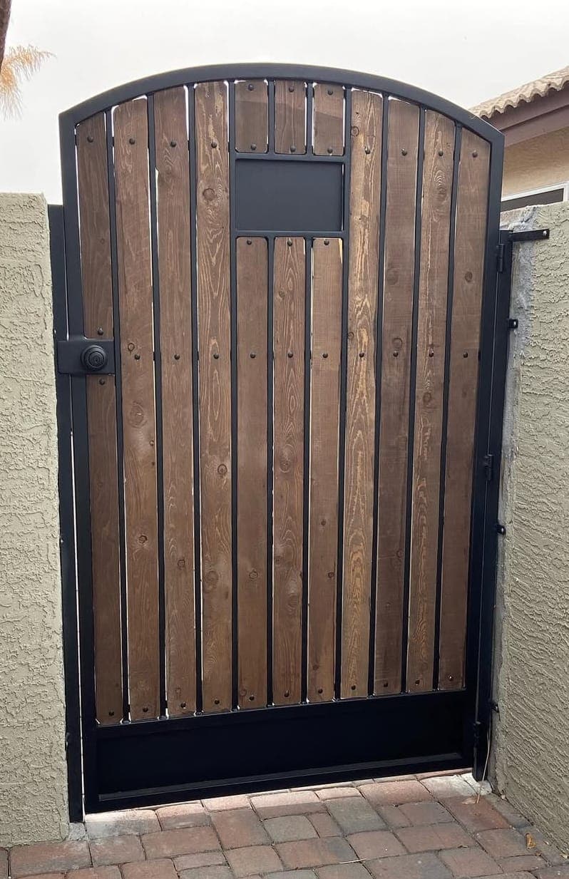 Custom Gate 38