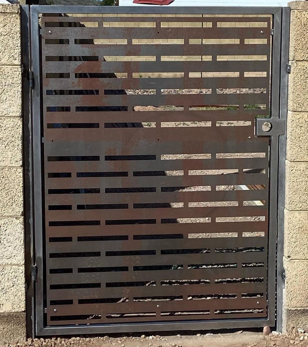Custom Gate 48