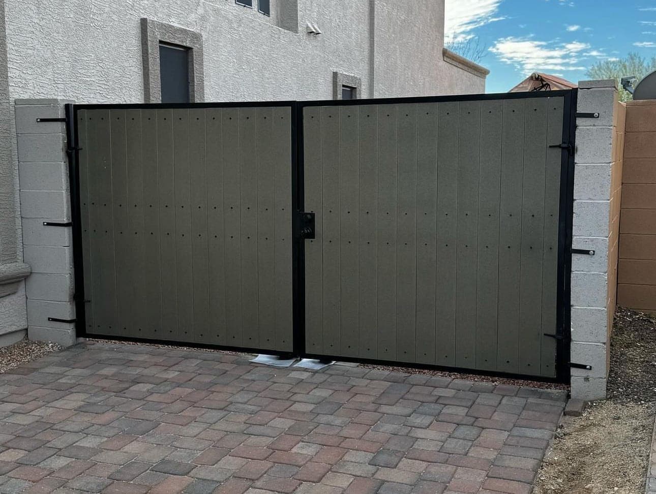 Custom Gate 51