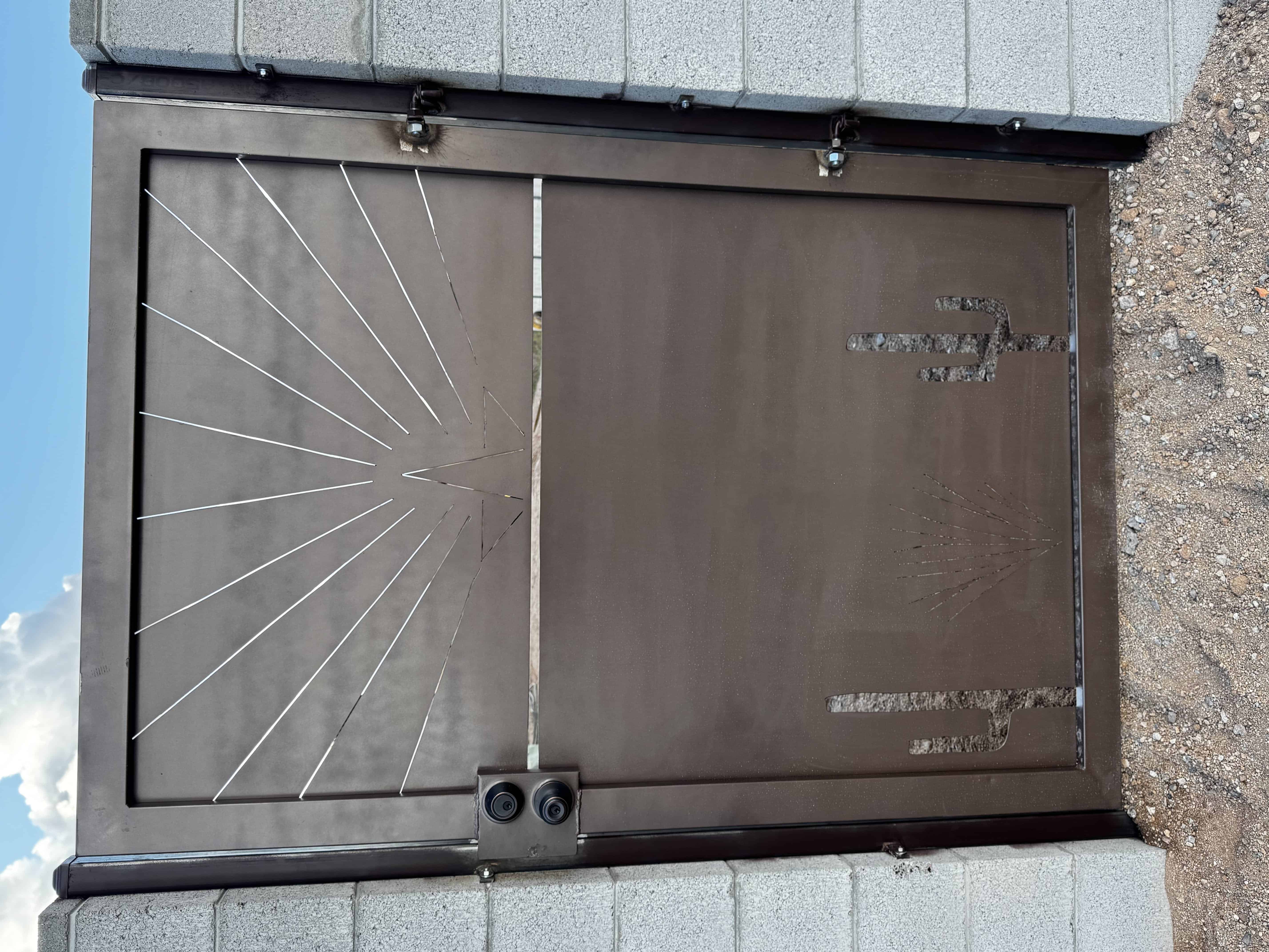 Custom Gate 60